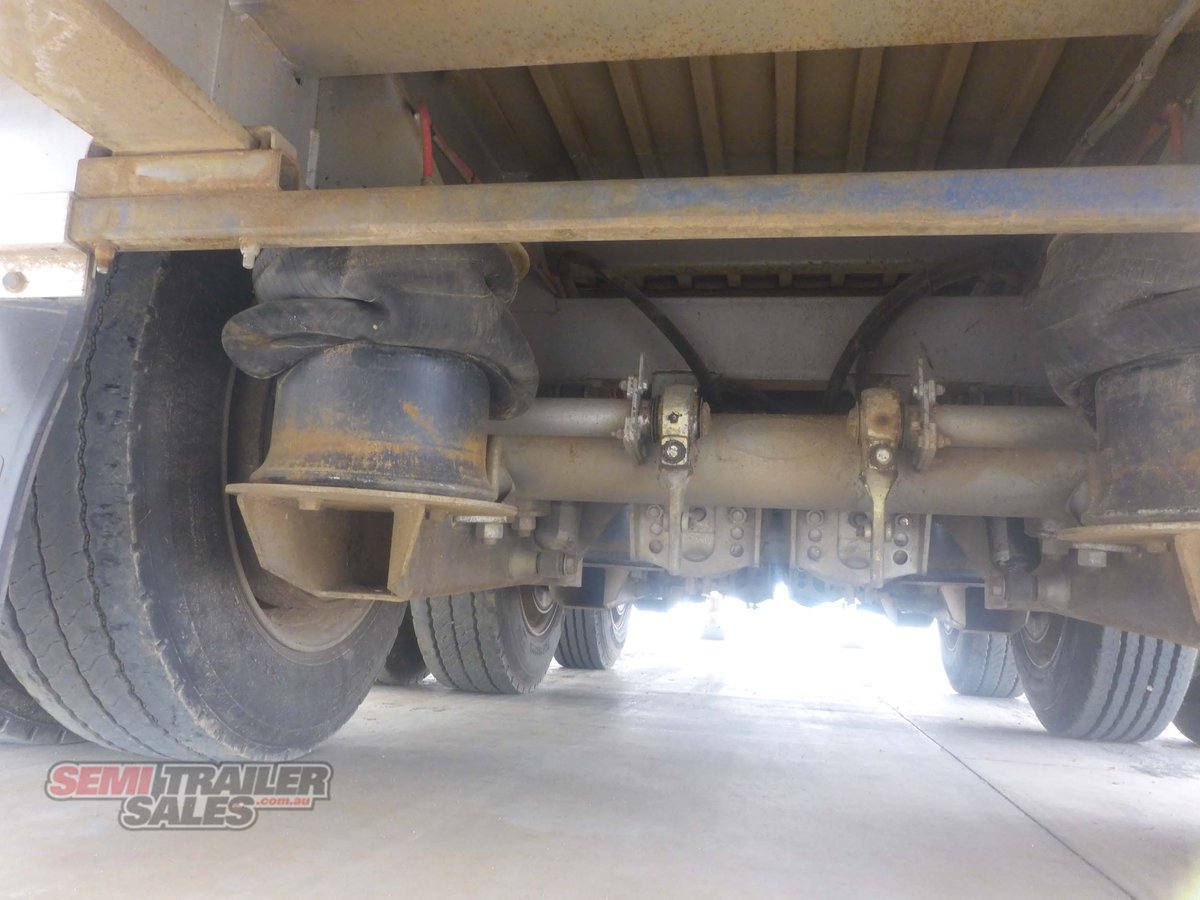 MAXITRANS DROP DECK TRAILER