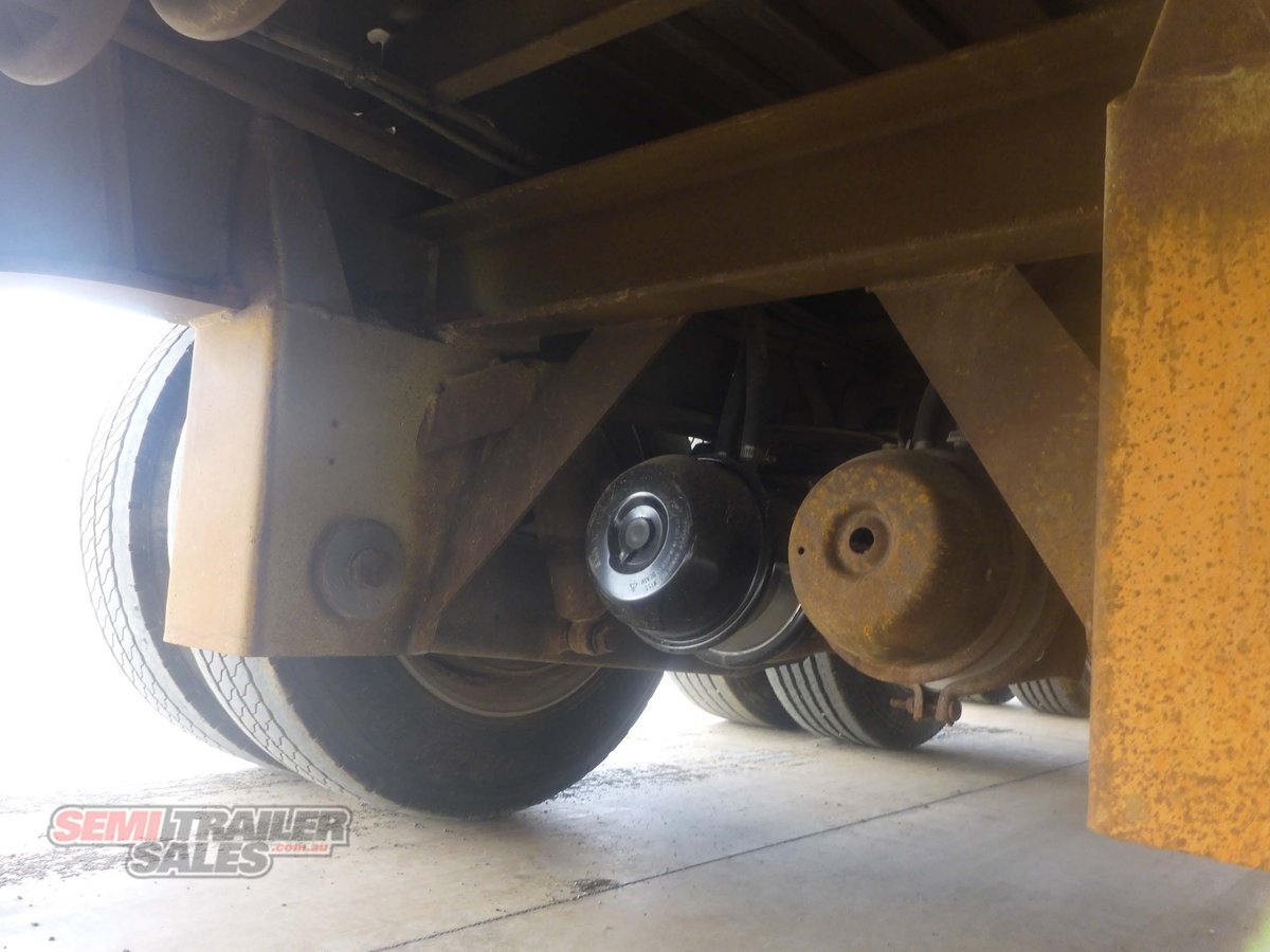 MAXITRANS DROP DECK TRAILER