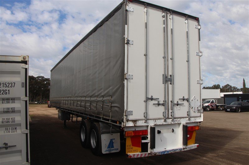 MAXITRANS CURTAINSIDER TRAILER