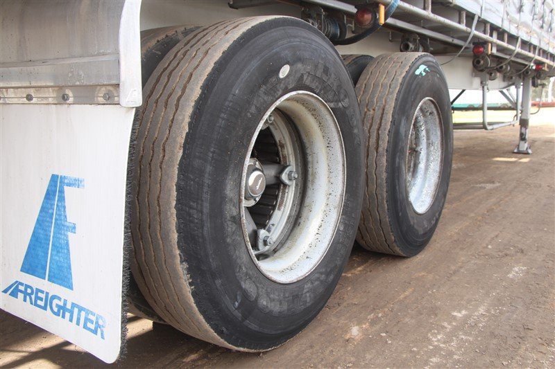 MAXITRANS CURTAINSIDER TRAILER