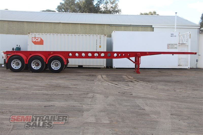 2004 MAXITRANS SEMI 40FT ULTRA LITE SKEL TRAILER