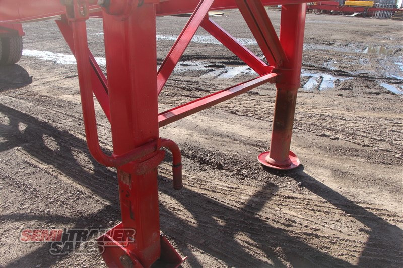 2004 MAXITRANS SEMI 40FT ULTRA LITE SKEL TRAILER 