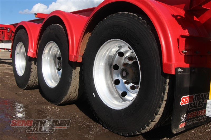 2004 MAXITRANS SEMI 40FT ULTRA LITE SKEL TRAILER 