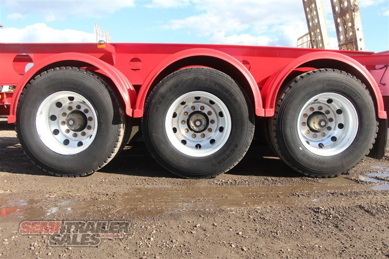 2004 MAXITRANS SEMI 40FT ULTRA LITE SKEL TRAILER 