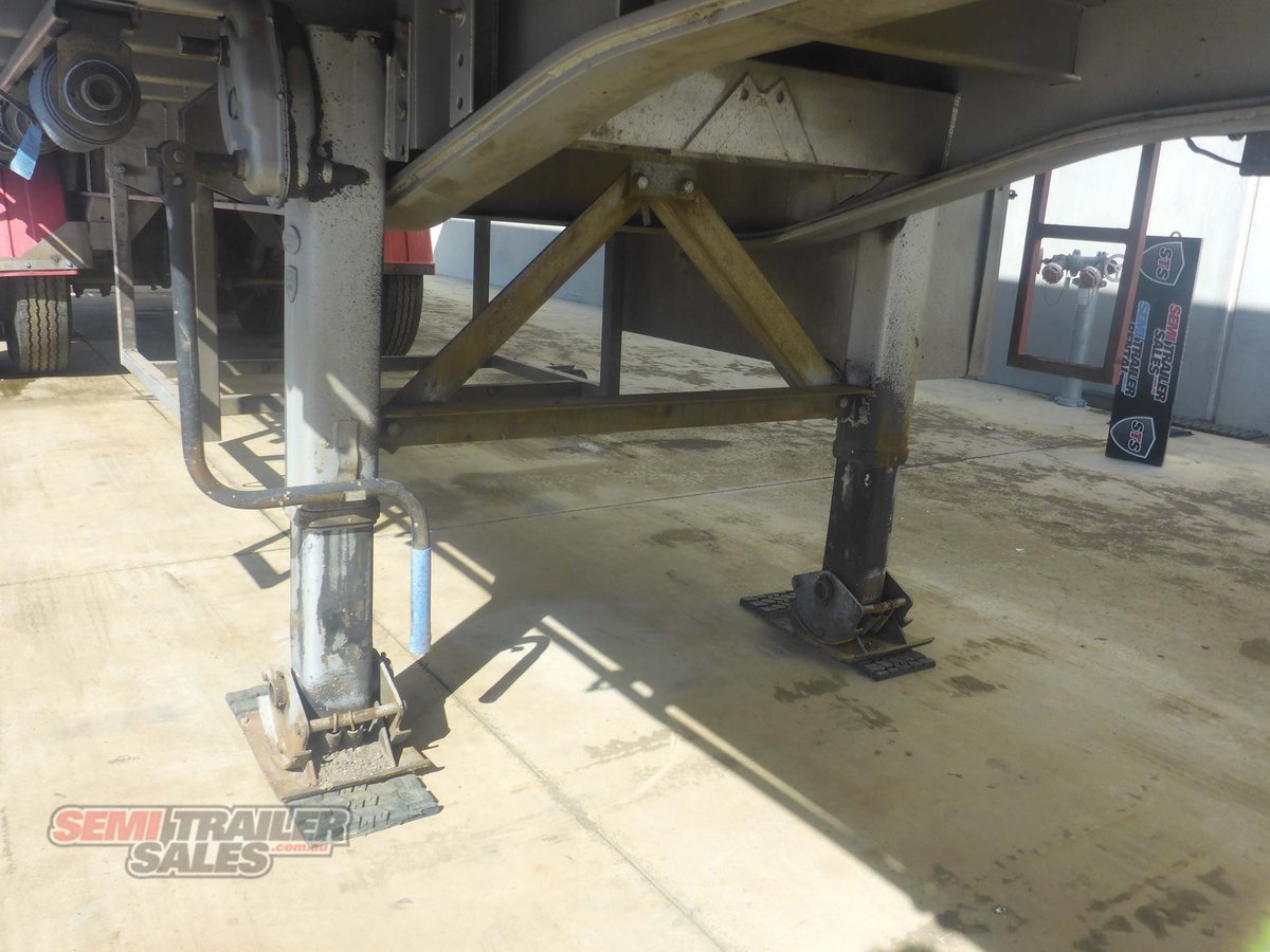 VAWDREY CURTAINSIDER TRAILER