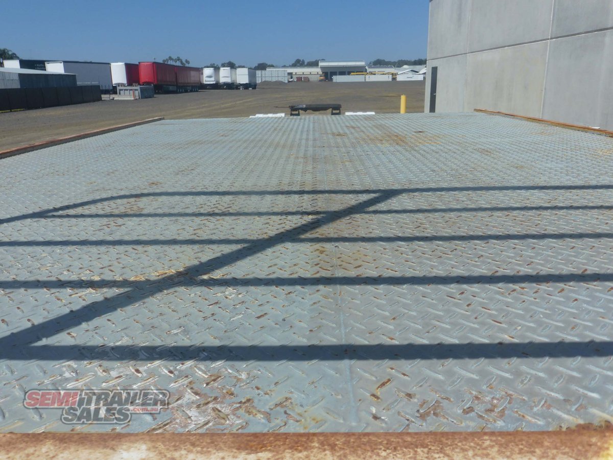 MAXITRANS DROP DECK TRAILER