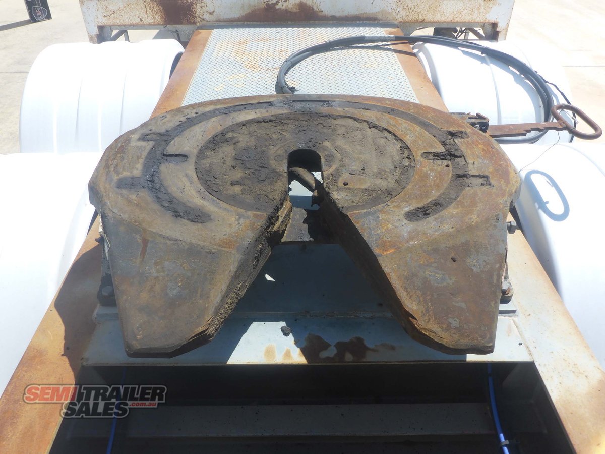 MAXITRANS DROP DECK TRAILER