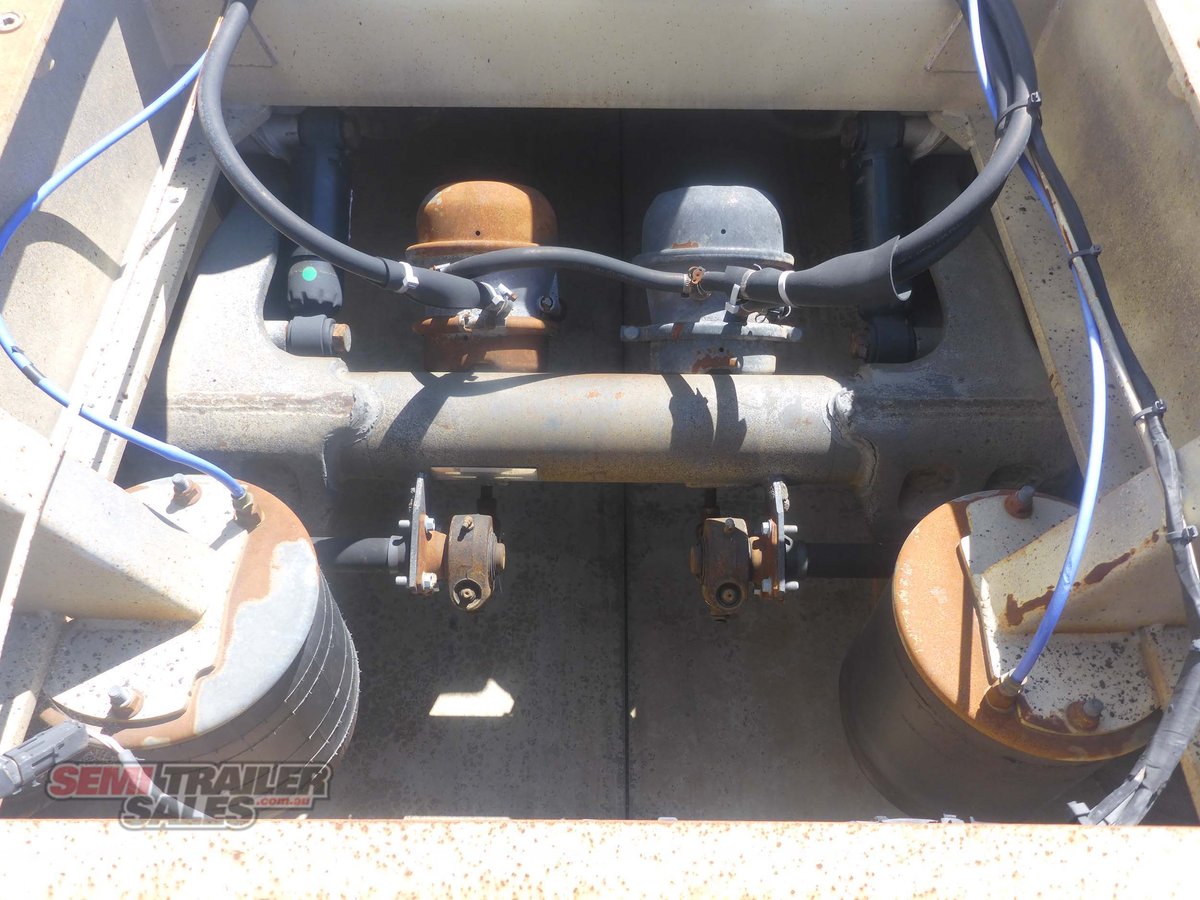 MAXITRANS DROP DECK TRAILER
