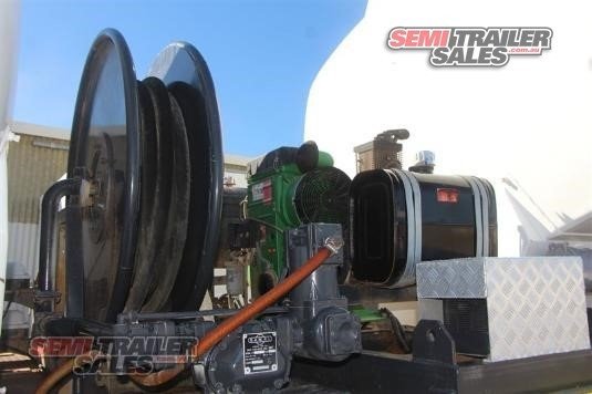 HAULMARK FLAT TOP TRAILER