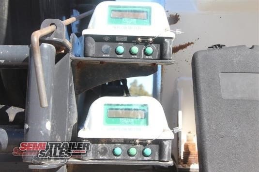 HAULMARK FLAT TOP TRAILER