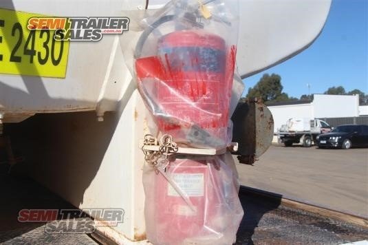 HAULMARK FLAT TOP TRAILER