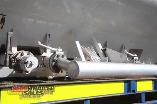 HAULMARK FLAT TOP TRAILER