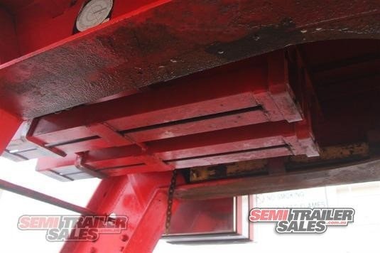 1982 LOMBARDI SEMI LOW LOADER DROP DECK TRAILER WITH RAMPS