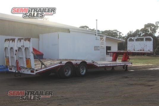 1982 LOMBARDI SEMI LOW LOADER DROP DECK TRAILER WITH RAMPS