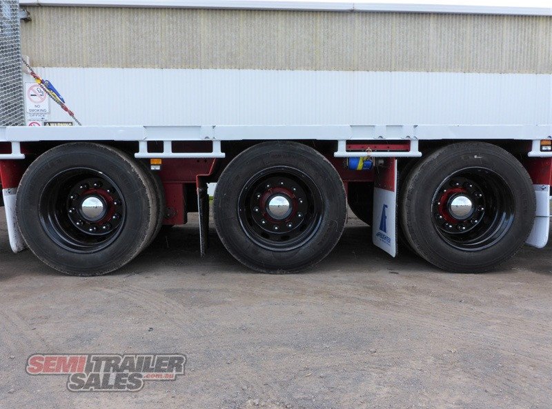 MAXITRANS DROP DECK TRAILER