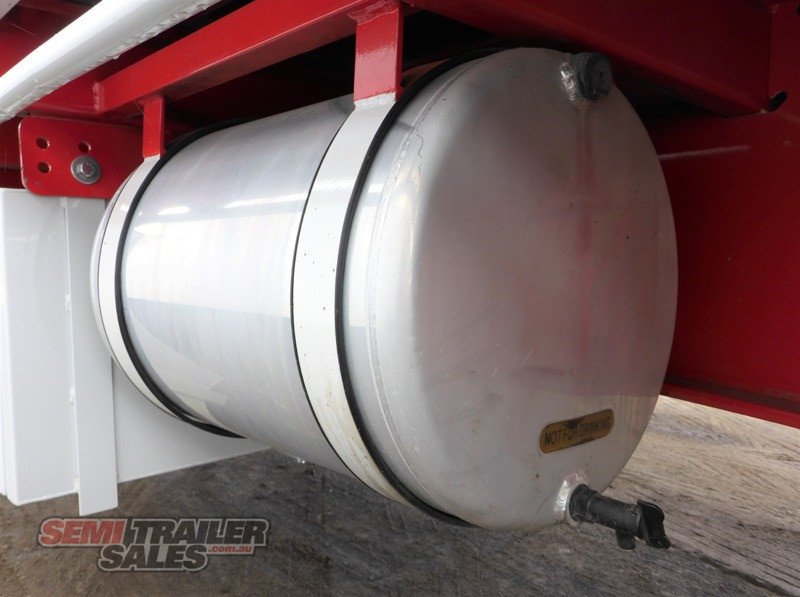 MAXITRANS DROP DECK TRAILER