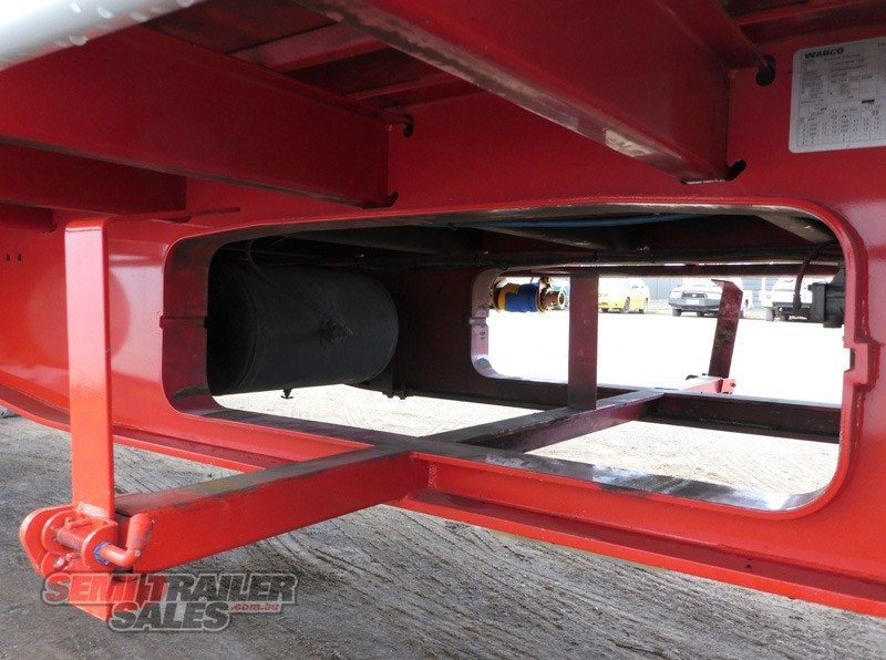 MAXITRANS DROP DECK TRAILER
