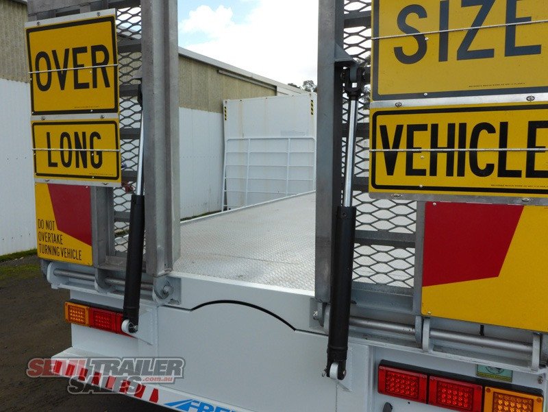 MAXITRANS DROP DECK TRAILER