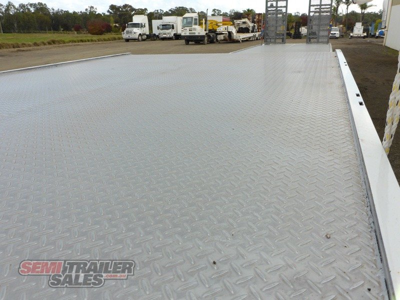 MAXITRANS DROP DECK TRAILER