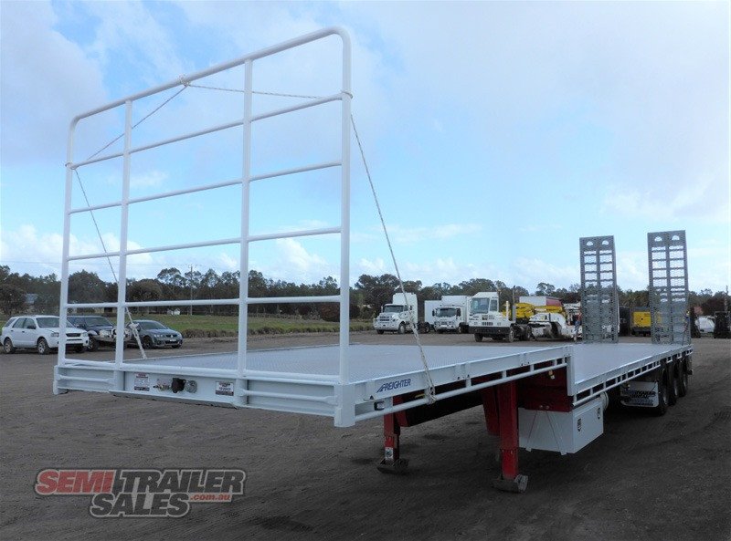 MAXITRANS DROP DECK TRAILER
