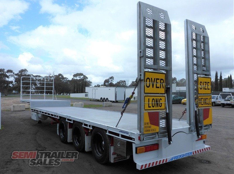 MAXITRANS DROP DECK TRAILER