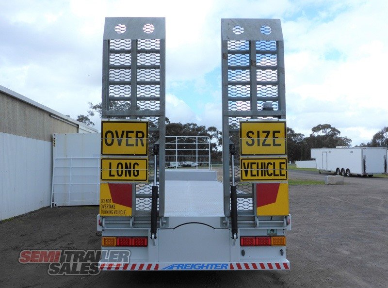MAXITRANS DROP DECK TRAILER