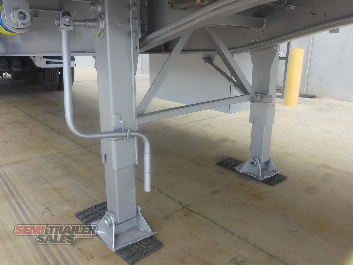 KRUEGER CURTAINSIDER TRAILER