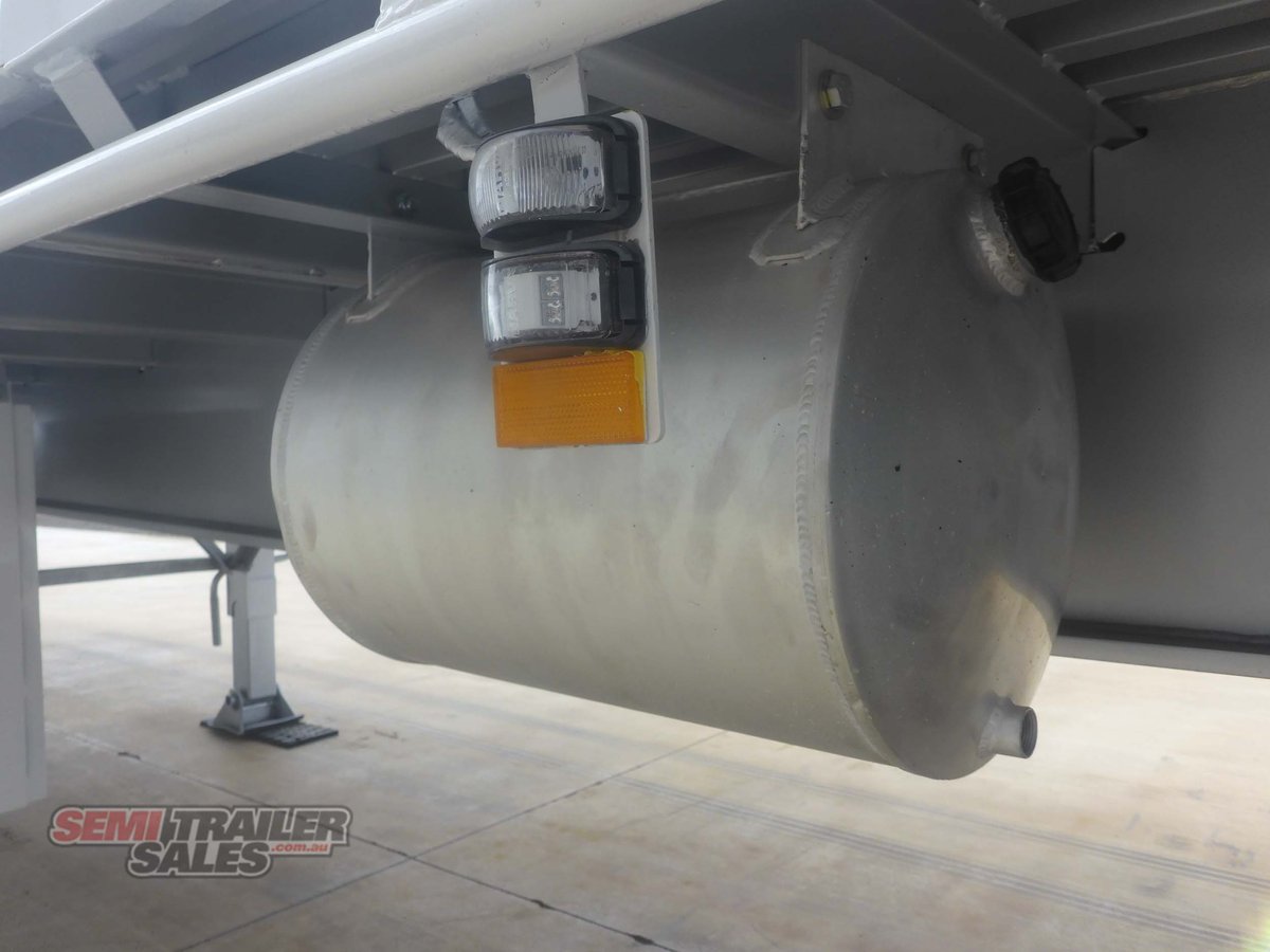 KRUEGER CURTAINSIDER TRAILER