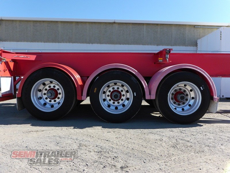 2009 MAXITRANS SEMI 40FT SET SKEL TRAILER WITH GEN SET