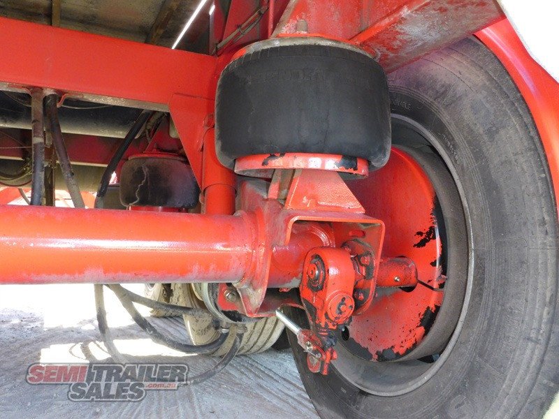 2009 MAXITRANS SEMI 40FT SET SKEL TRAILER WITH GEN SET