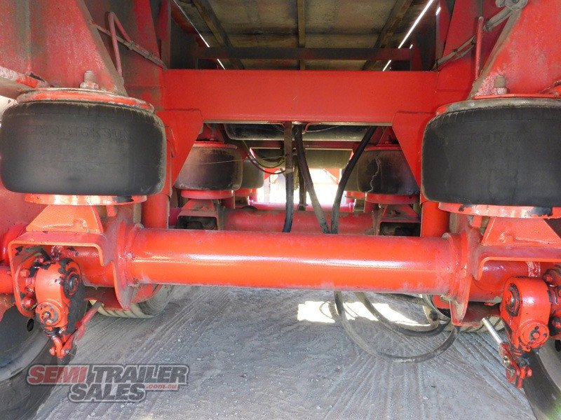 2009 MAXITRANS SEMI 40FT SET SKEL TRAILER WITH GEN SET