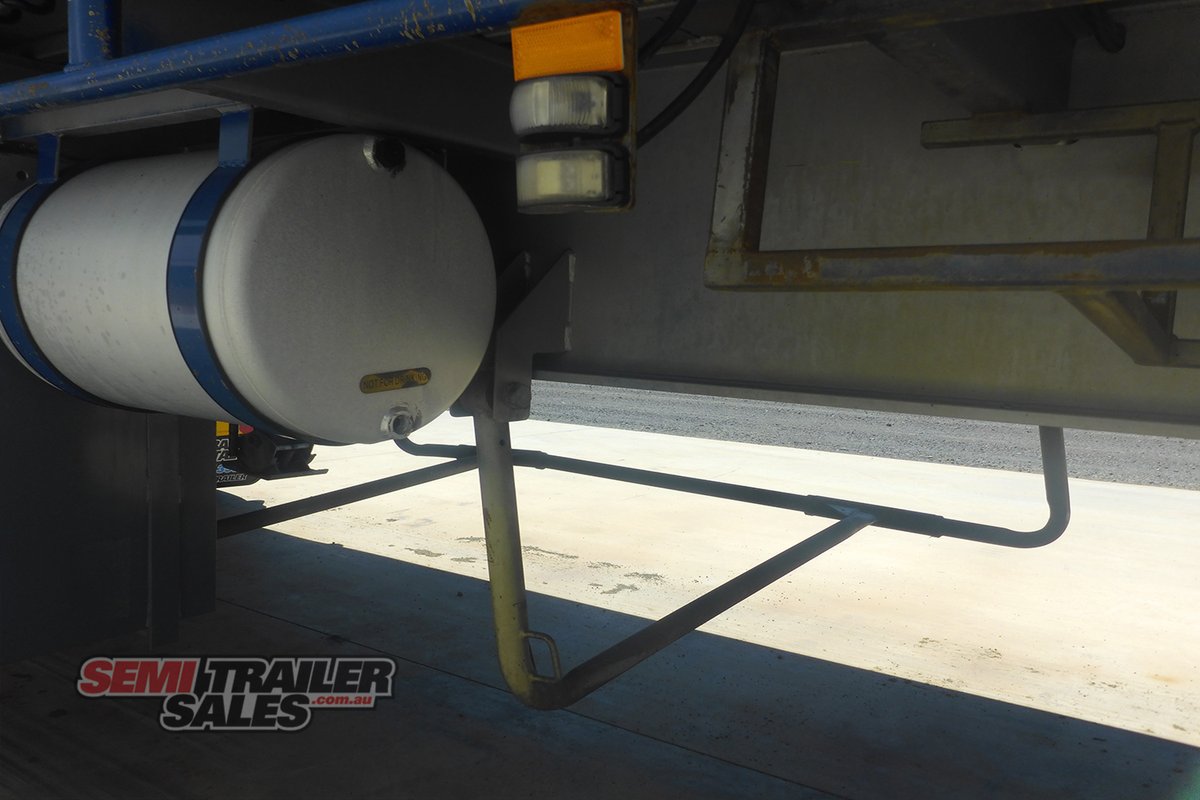 MAXITRANS CURTAINSIDER TRAILER
