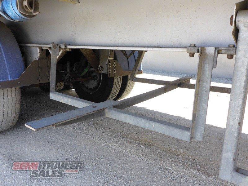 VAWDREY CURTAINSIDER TRAILER