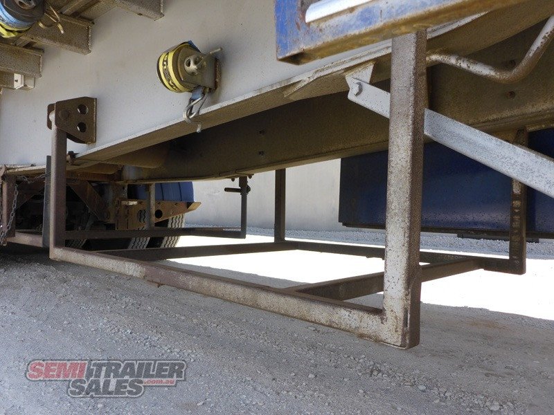 VAWDREY CURTAINSIDER TRAILER