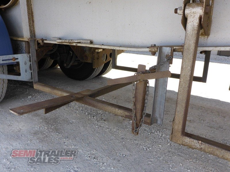 VAWDREY CURTAINSIDER TRAILER