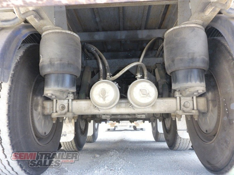 VAWDREY CURTAINSIDER TRAILER