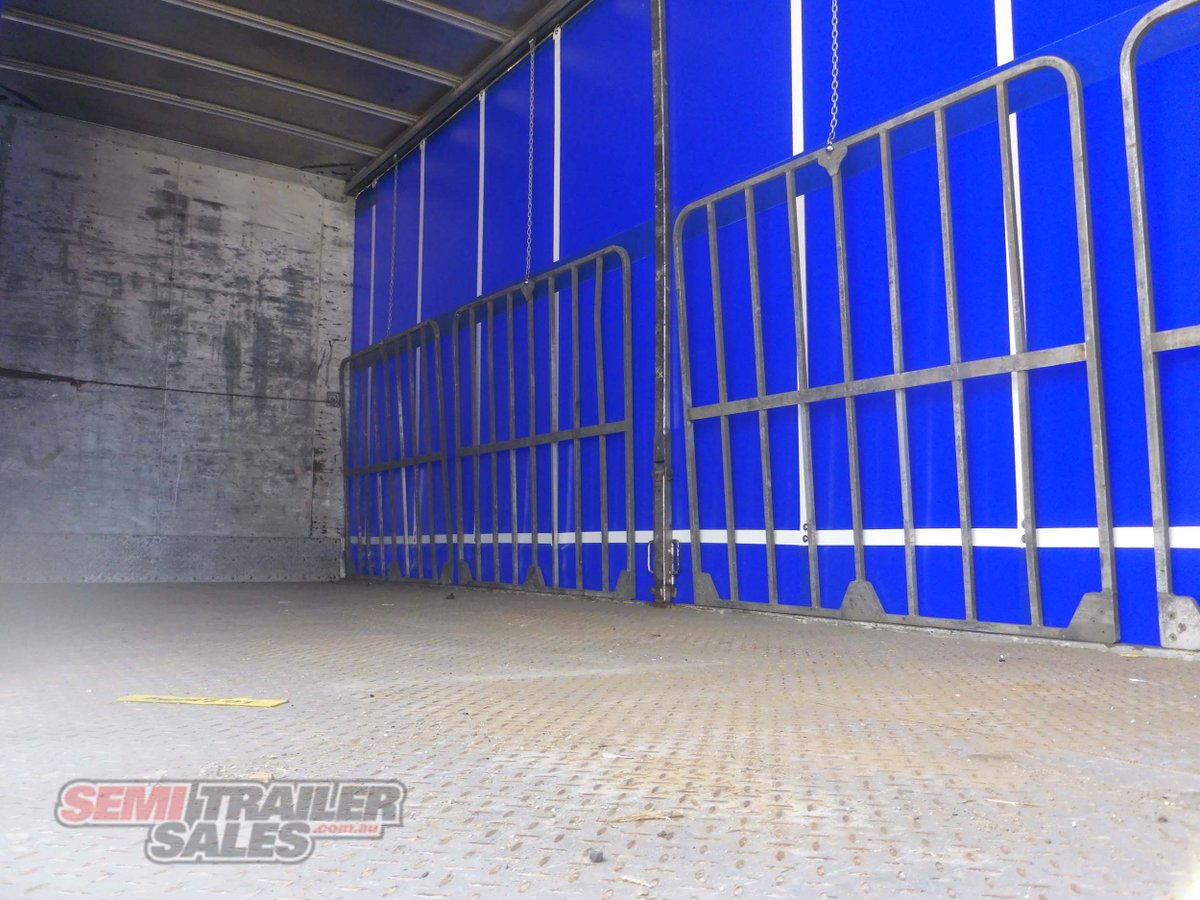 CIMC CURTAINSIDER TRAILER