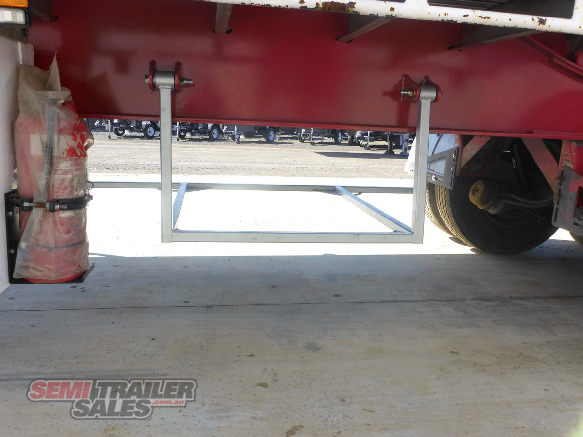 MAXITRANS CURTAINSIDER TRAILER