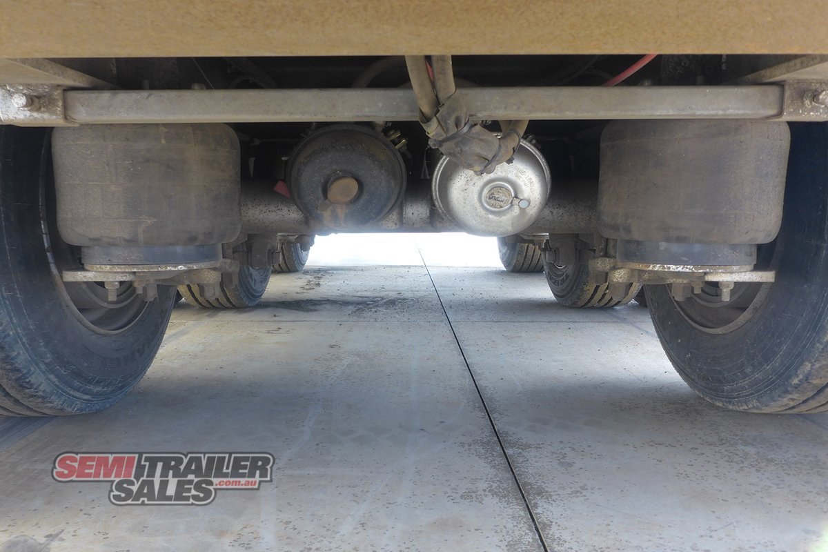 2011 VAWDREY DROP DECK ROAD TRAIN LEAD TREAILER