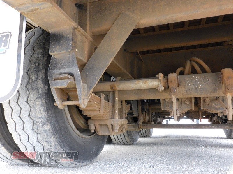 MAXITRANS DROP DECK TRAILER