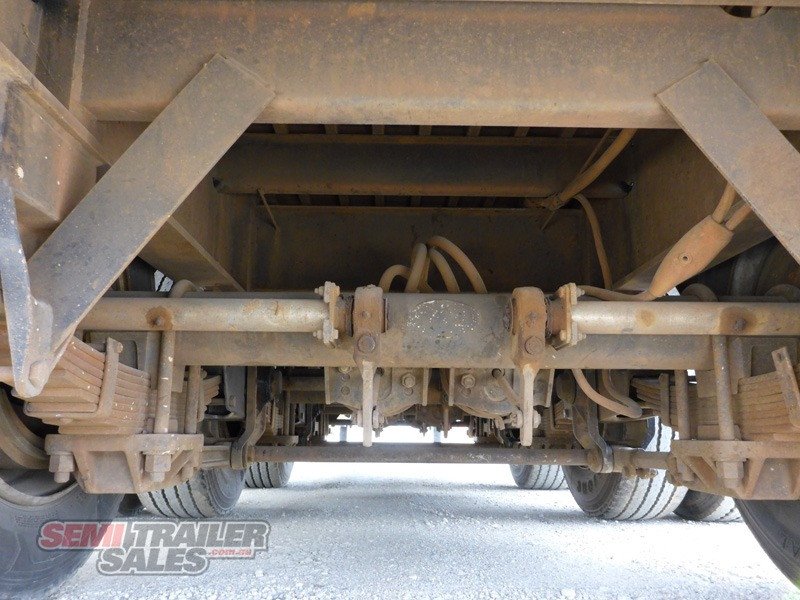 MAXITRANS DROP DECK TRAILER