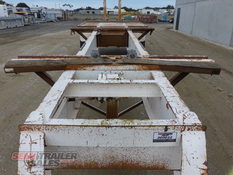 CUSTOM TRAILER