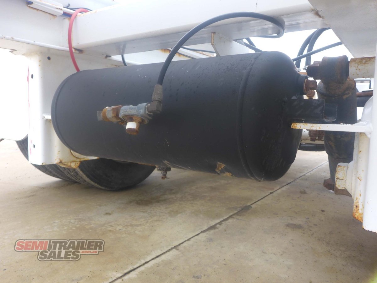 CUSTOM TRAILER