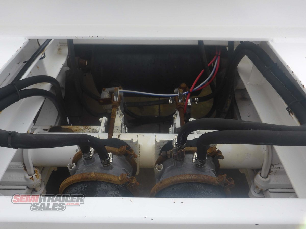 CUSTOM TRAILER
