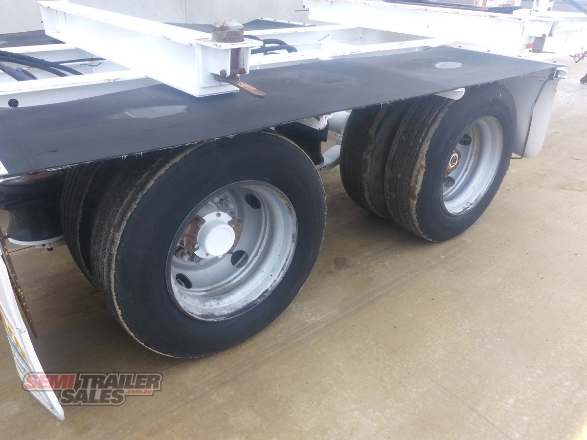 CUSTOM TRAILER