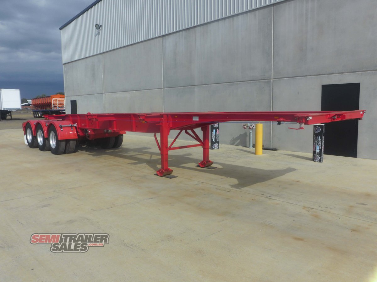 2010 BARKER 40FT RETRACTABLE SKEL TRAILER