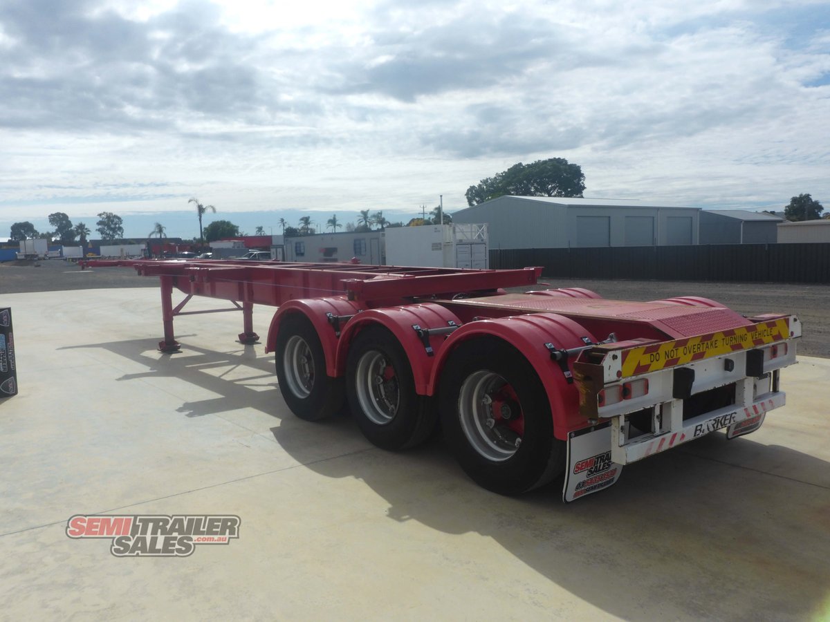 2010 BARKER 40FT RETRACTABLE SKEL TRAILER
