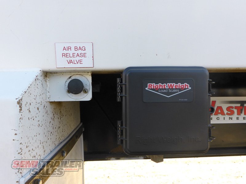 MAXITRANS REFRIGERATED TRAILER