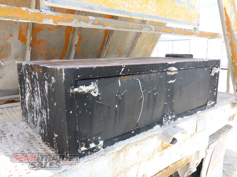CUSTOM TRAILER