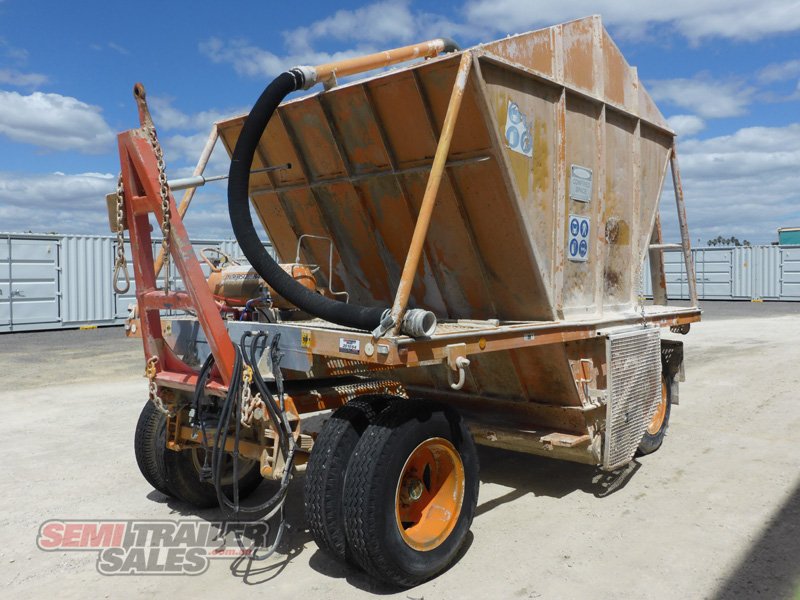 CUSTOM TRAILER